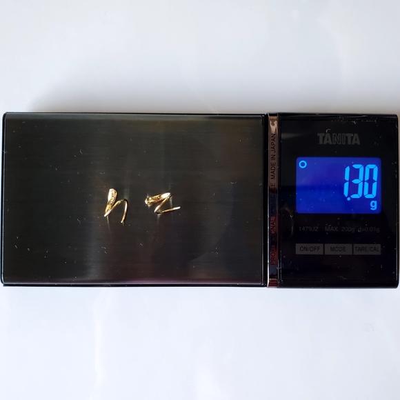 Authentic 18k Solid Yellow Gold Spiral Earrings - Picture 7 of 7